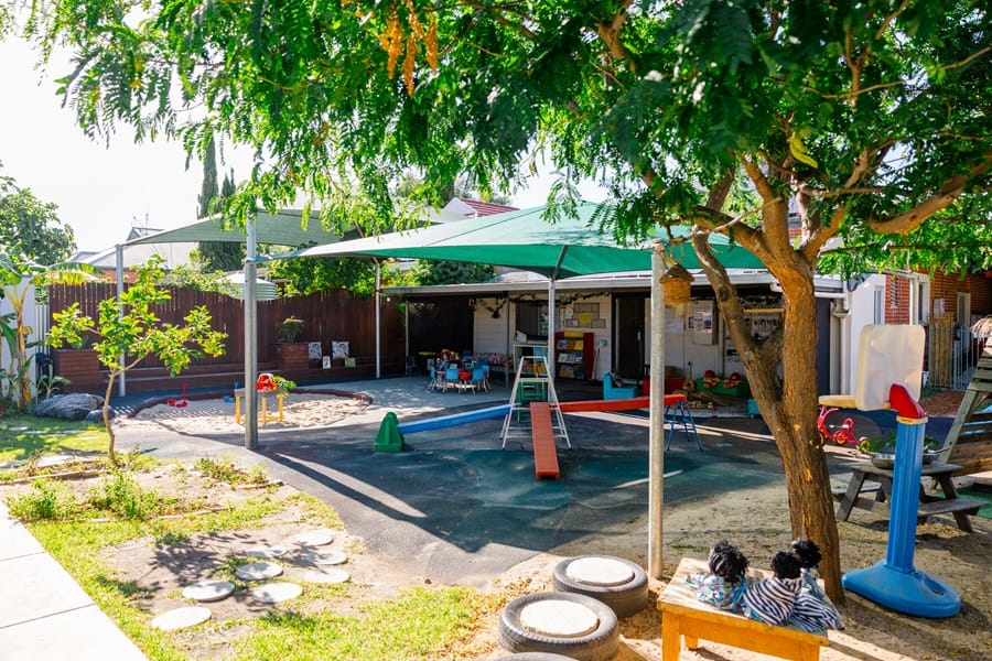 Outdoor learning environment for over 2's